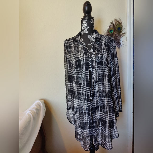 ASTR long sheer see thru B&W button down cardi blouse π€ (Med) π€ - Picture 12 of 12